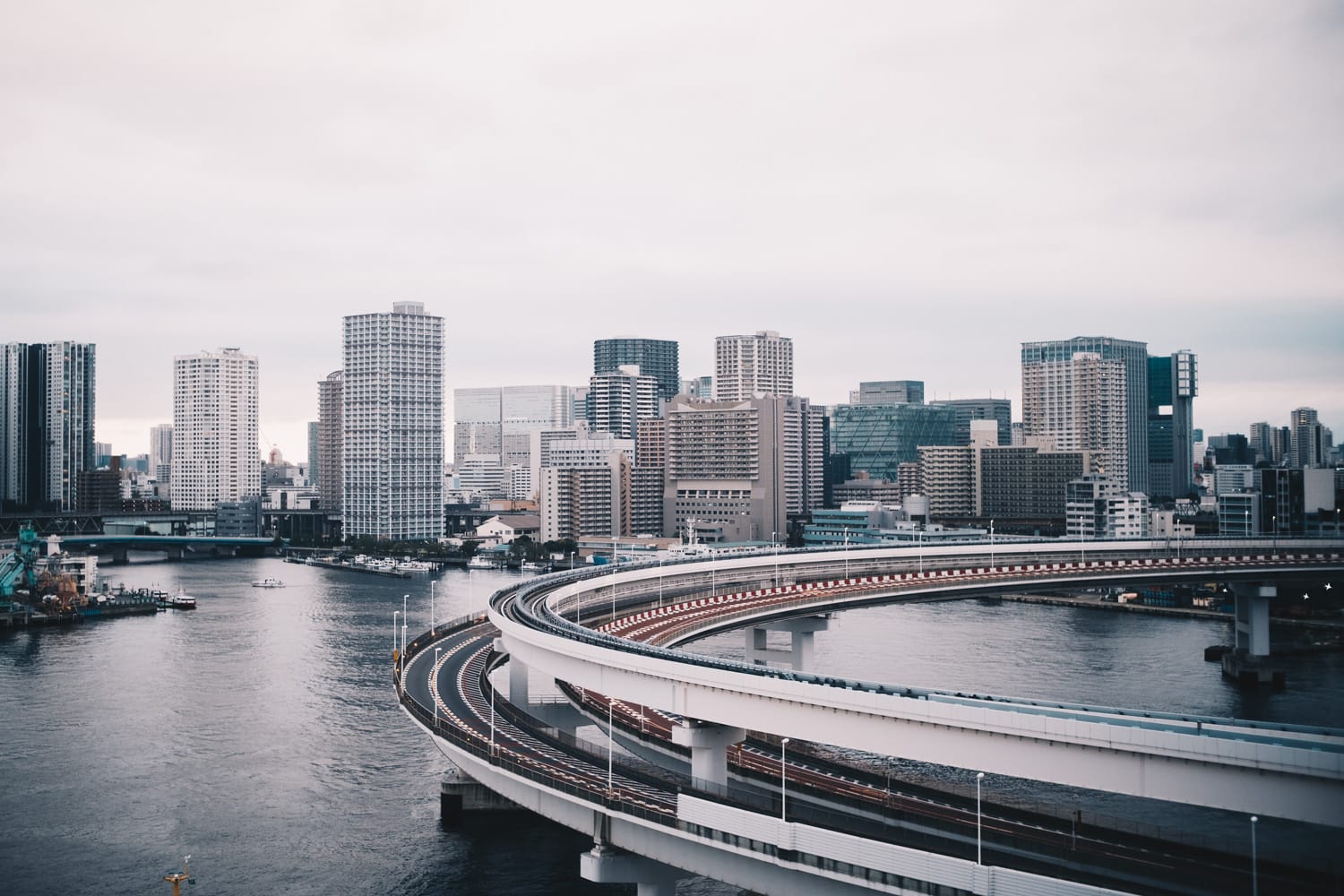 レインボーブリッジを徒歩で渡る